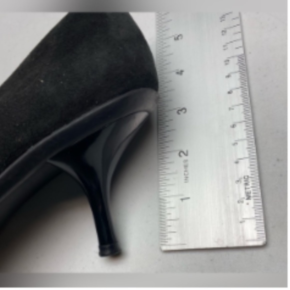 Kenneth Cole Reaction Suede Heels, 8 Fall Sale - Picture 6 of 10